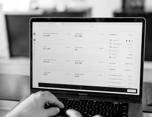 Cómo la inteligencia artificial está mejorando la gestión de talleres mecánicos